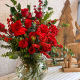 SimplyPhoolish flower arrangement A Cheerful Xmas