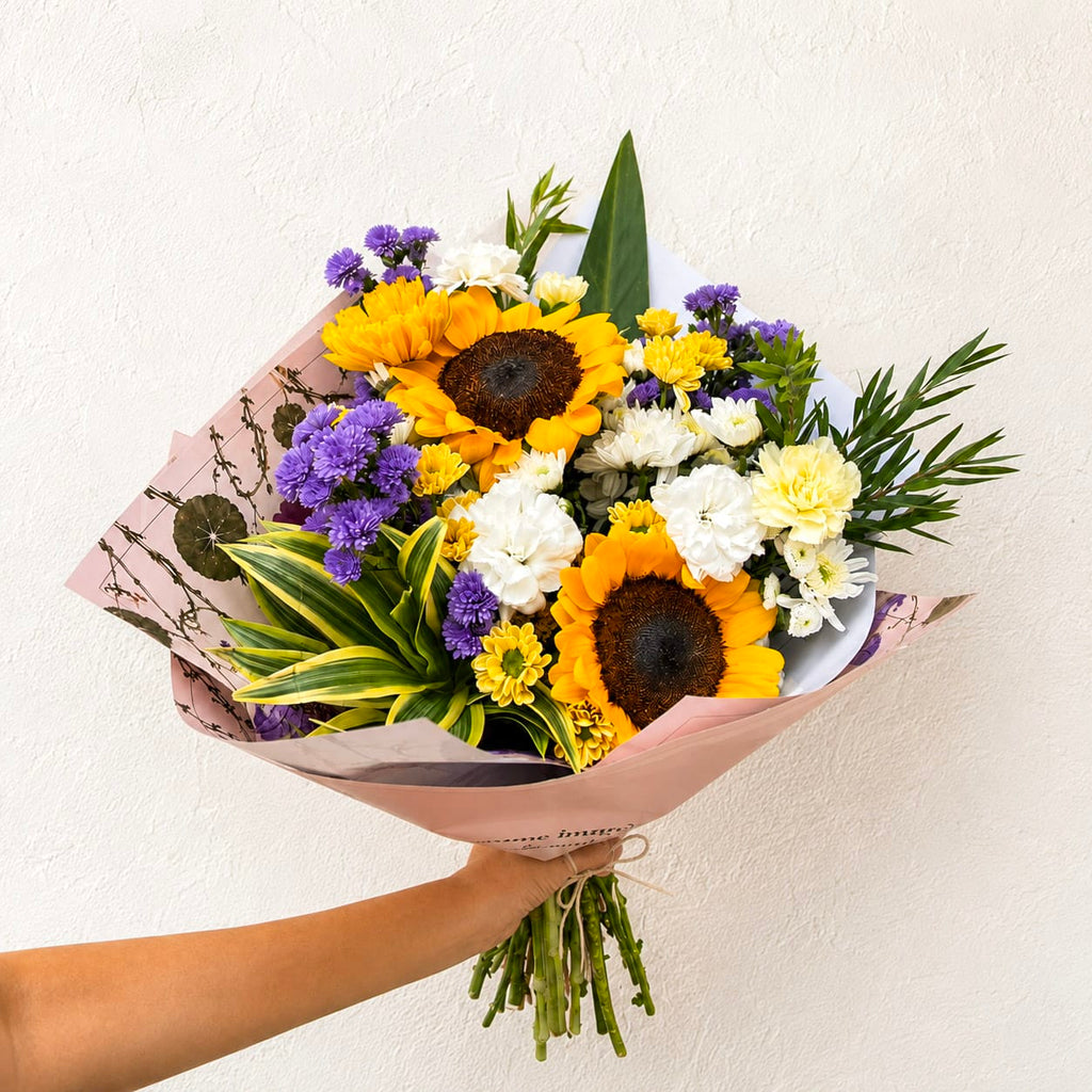SimplyPhoolish flower arrangement Buttercup