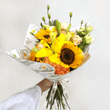 SimplyPhoolish flower arrangement Sunshine & Hugs